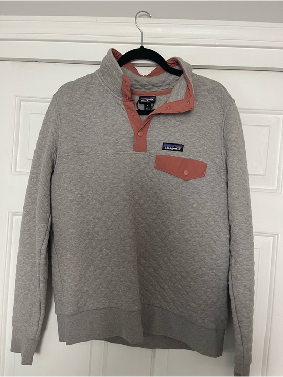 Patagonia Sweaters - Patagonia Quilted Pullover in Light Gray with Dusty Rose Trim